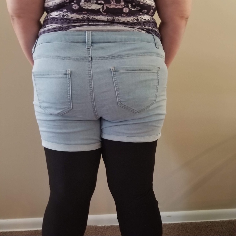 Cute Shorts - Picture 3 of 3